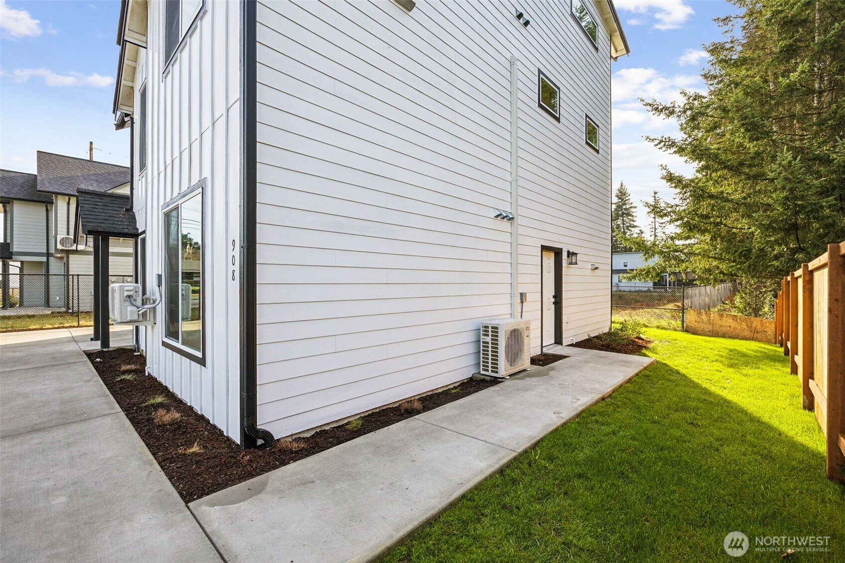 906 104th Street Ct S