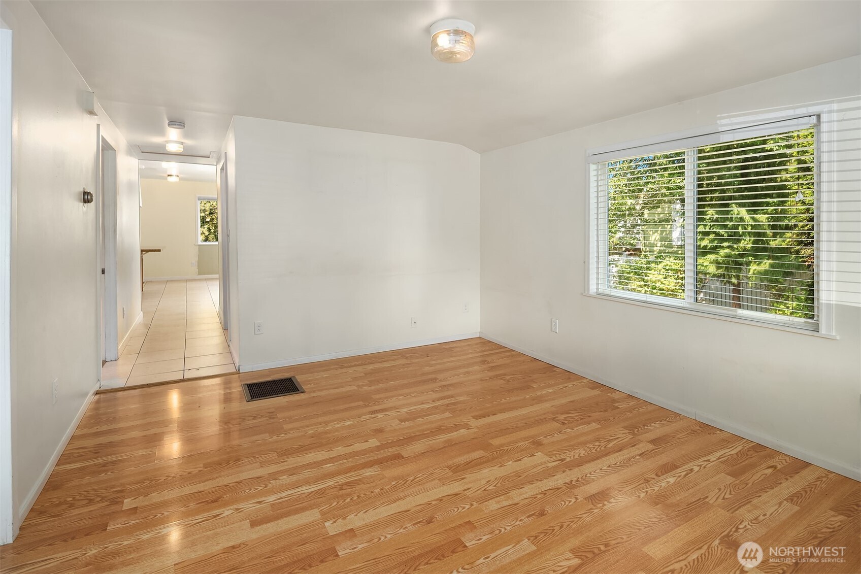 8432 S 117th Place
