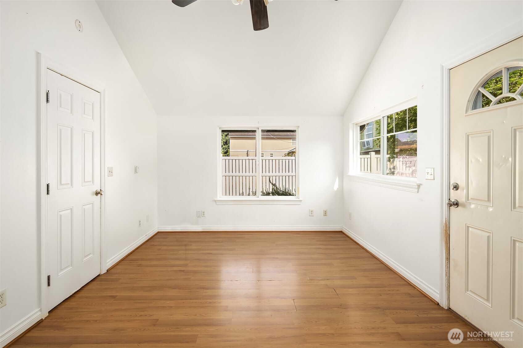 8432 S 117th Place