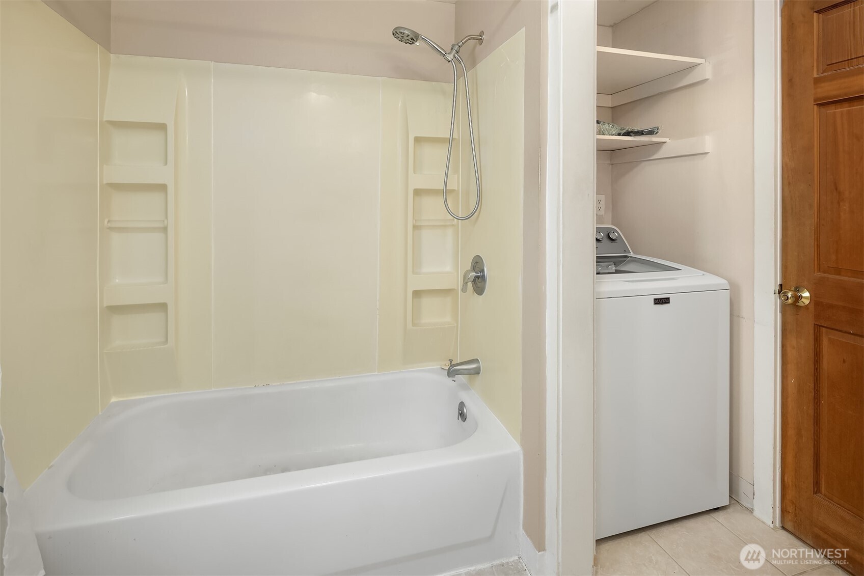 8432 S 117th Place