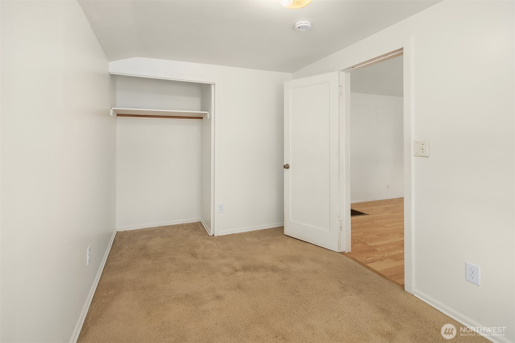 8432 S 117th Place