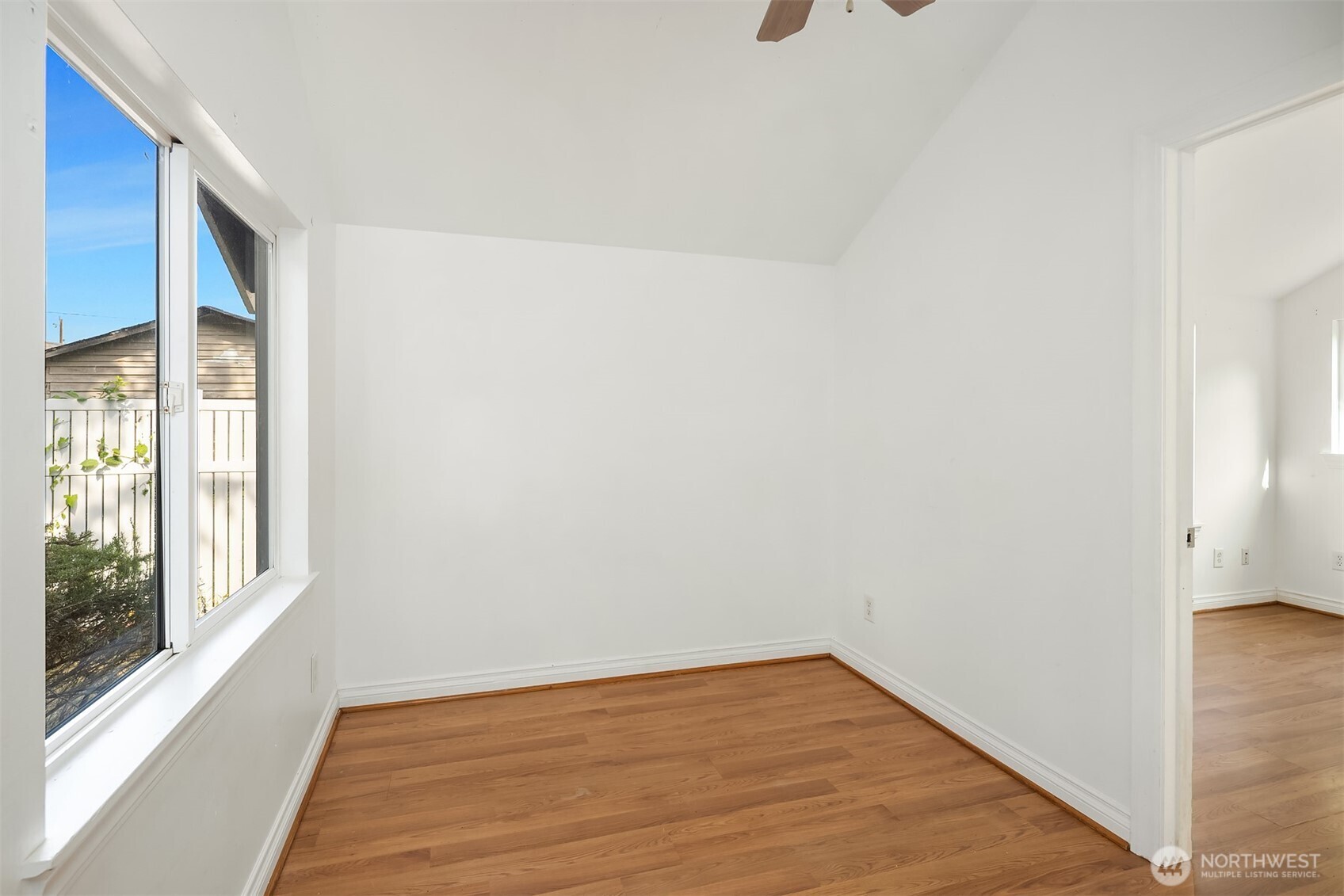 8432 S 117th Place
