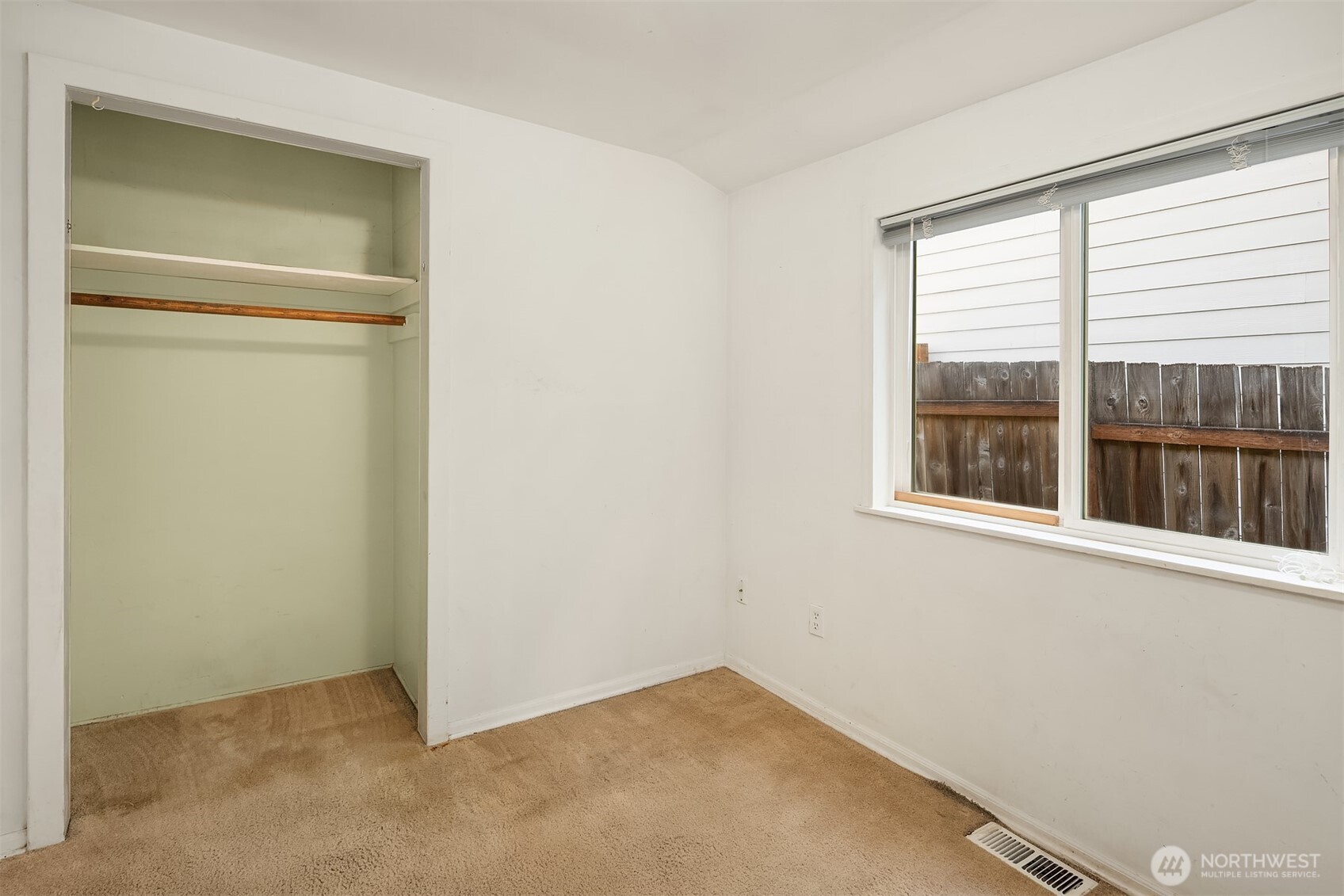 8432 S 117th Place