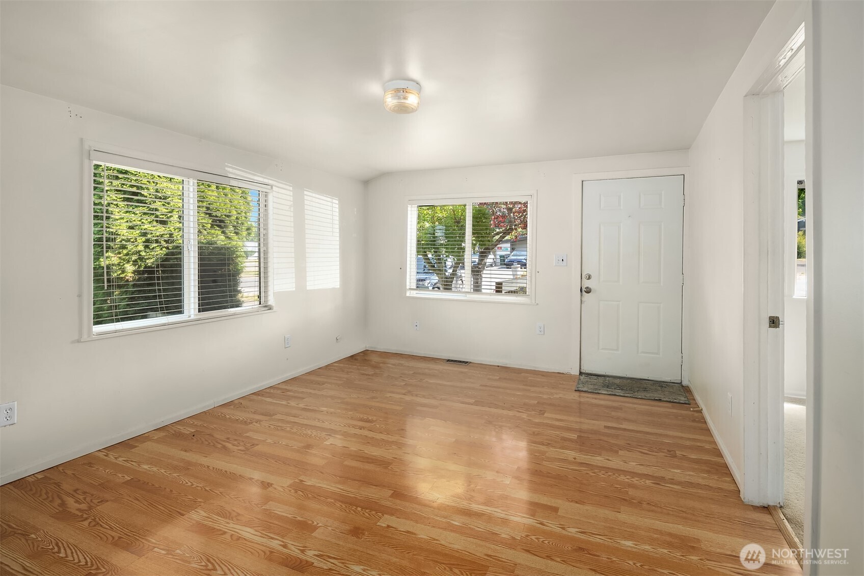 8432 S 117th Place