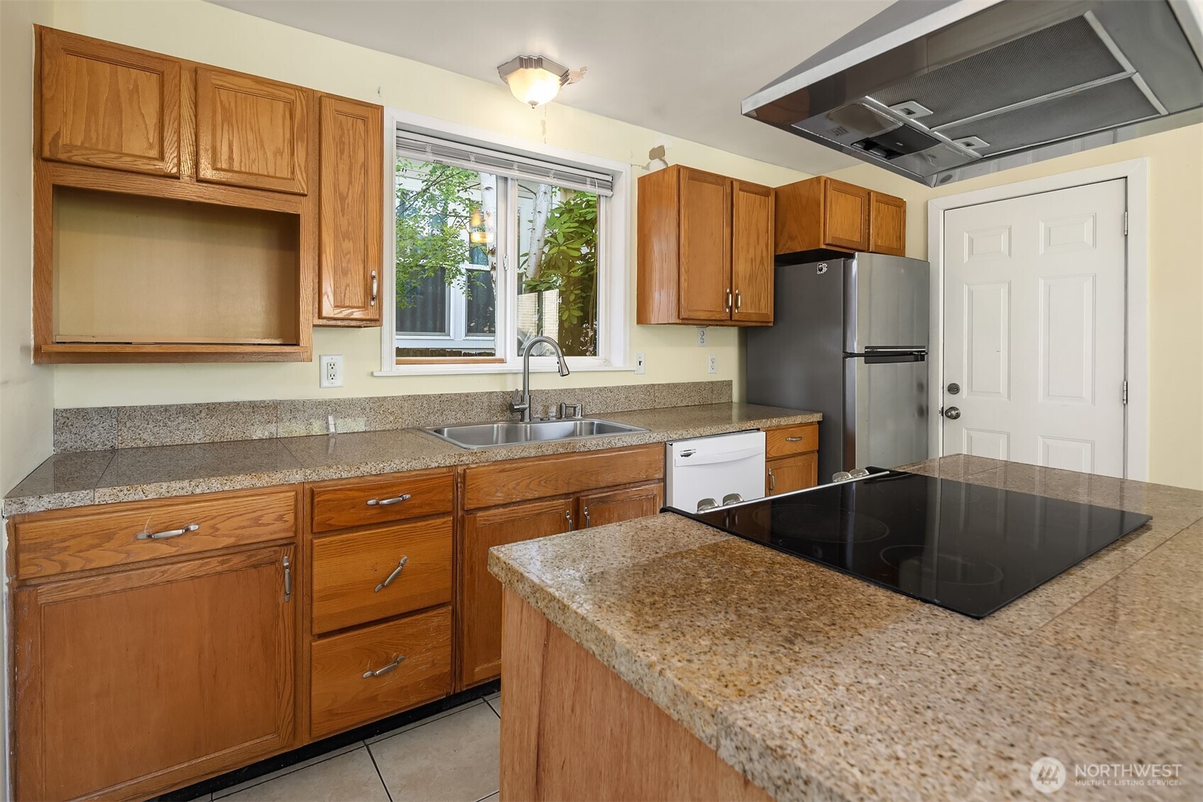 8432 S 117th Place