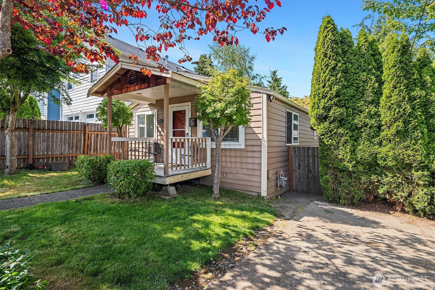 8432 S 117th Place