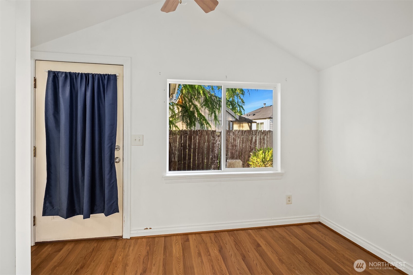 8432 S 117th Place