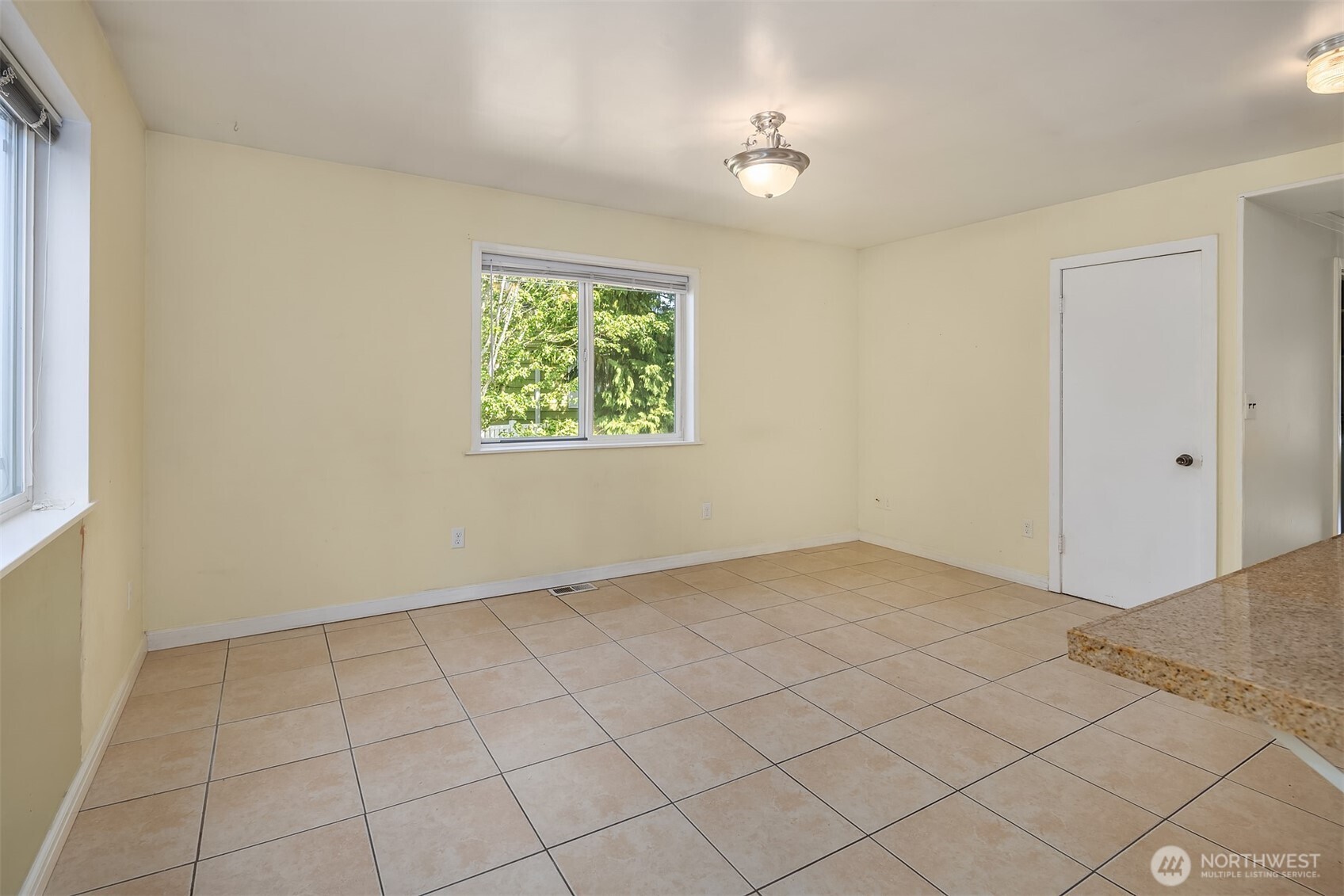 8432 S 117th Place
