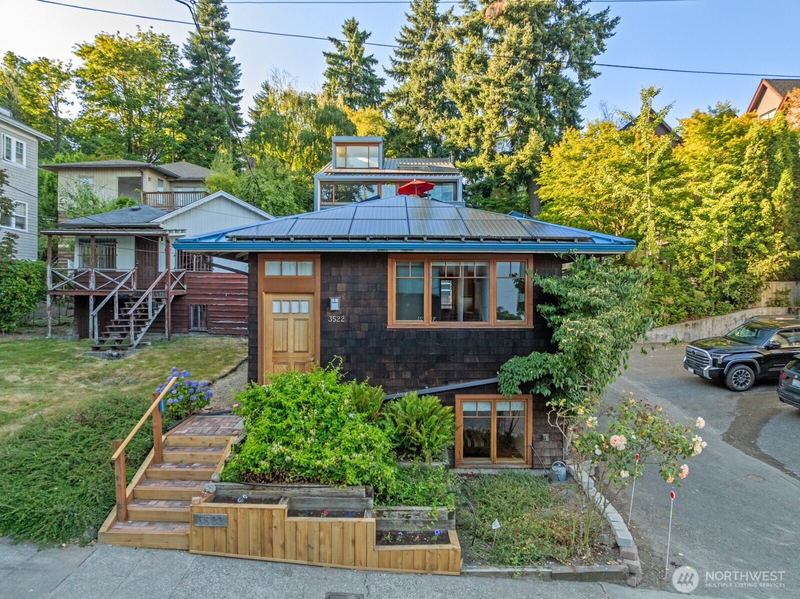 3522 S Leschi Place