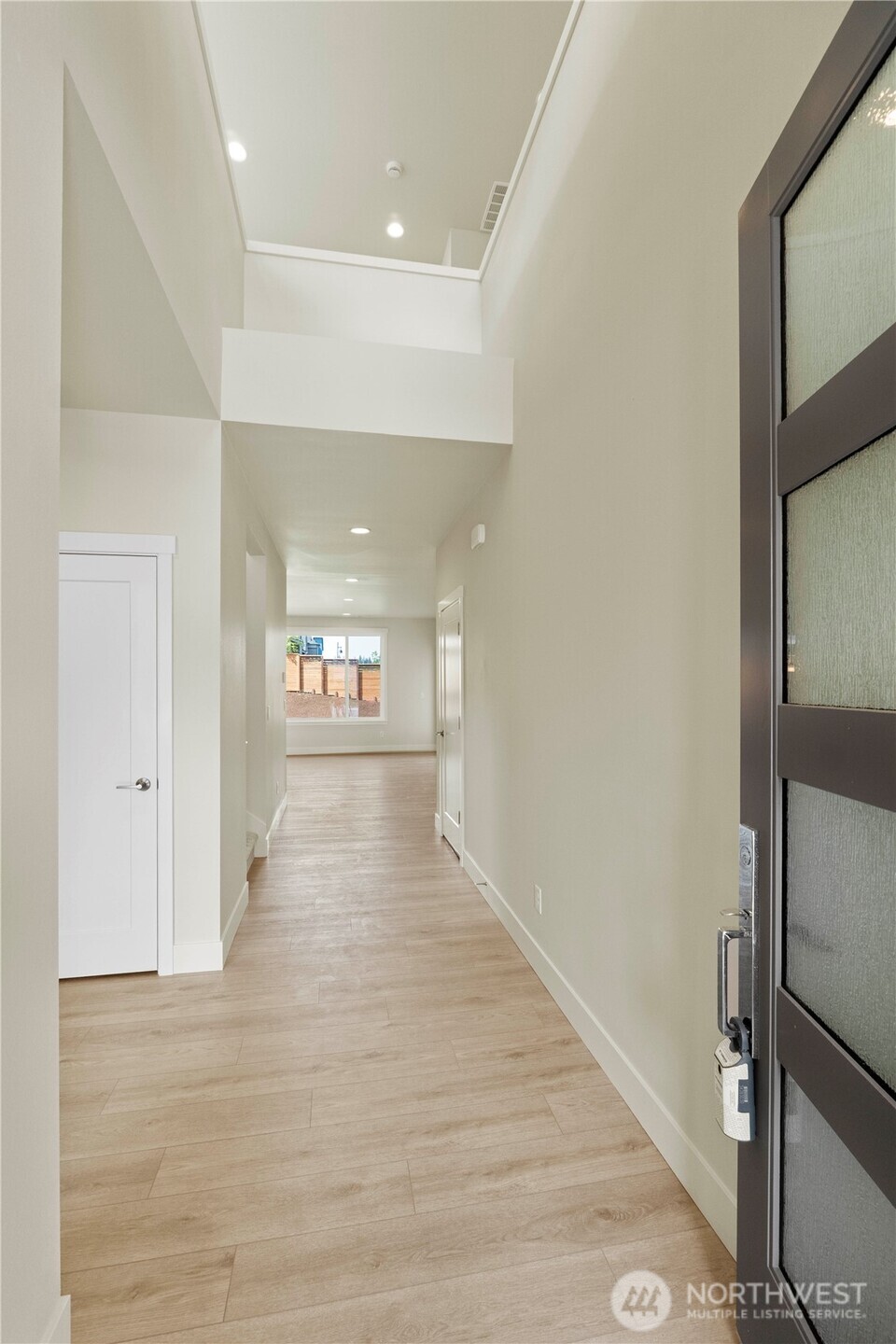 20851 156th Street E