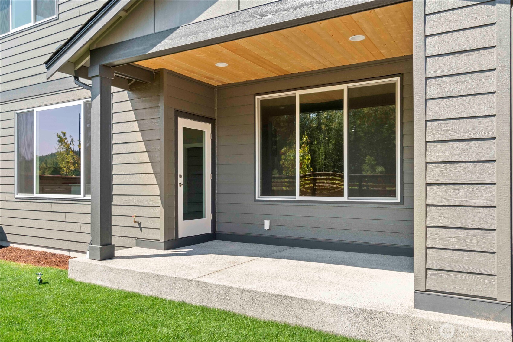 20837 156th Street E