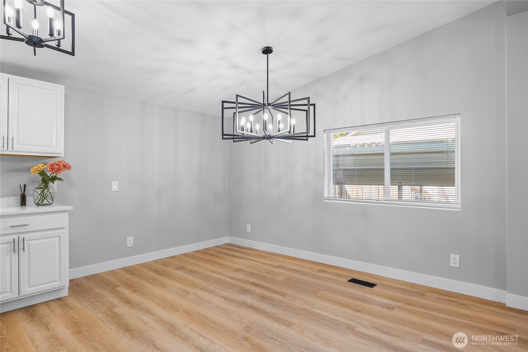 8917 Mulberry Court SE