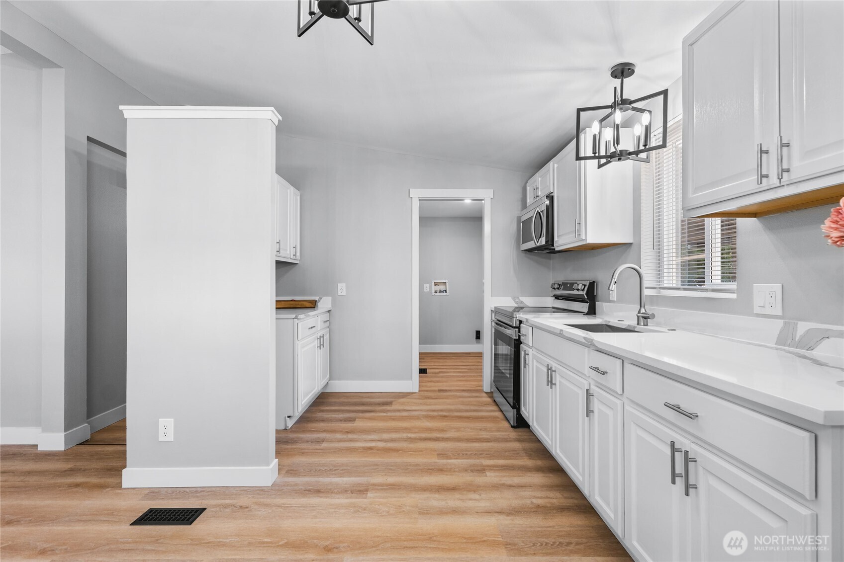 8917 Mulberry Court SE