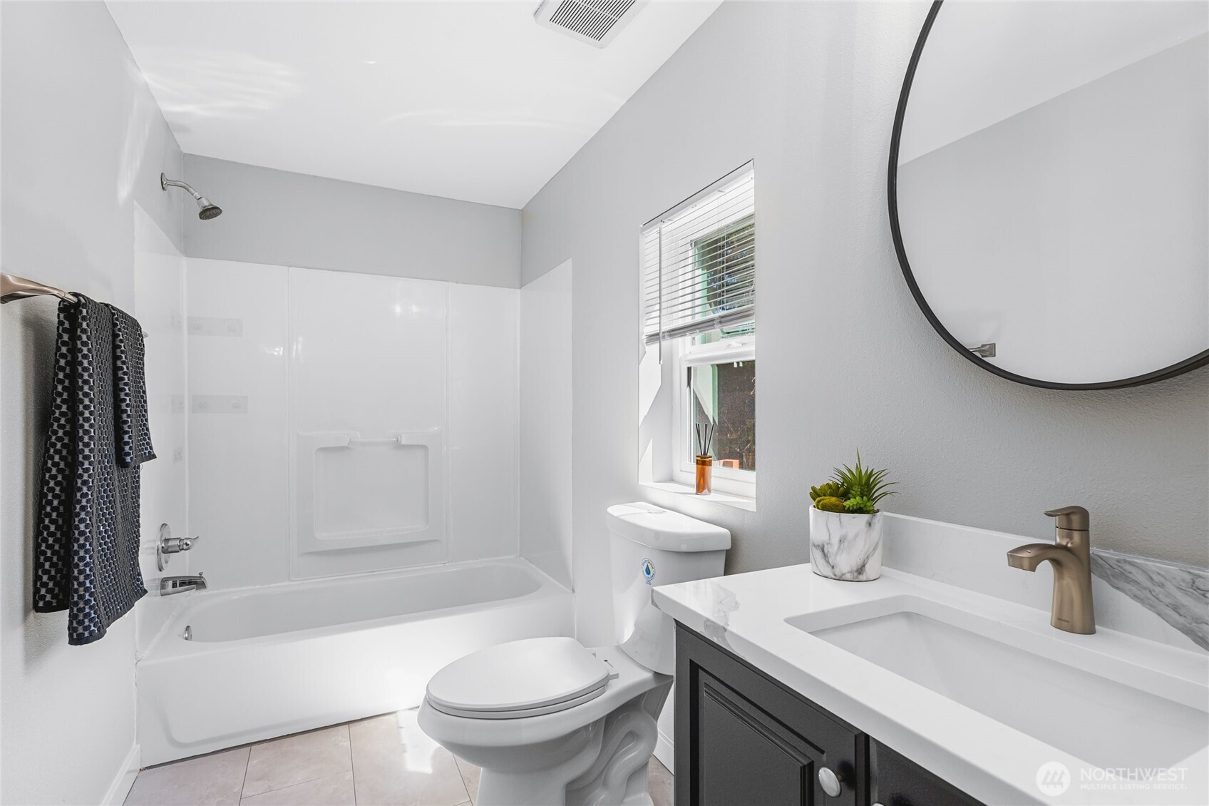 8917 Mulberry Court SE