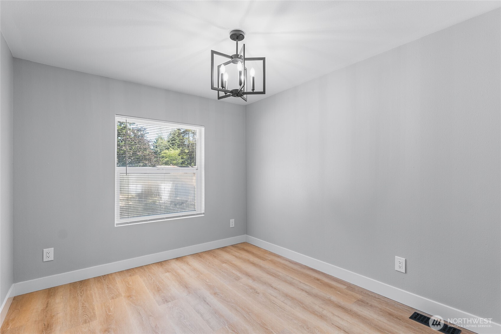 8917 Mulberry Court SE