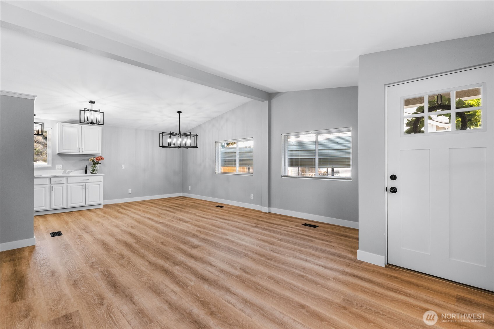 8917 Mulberry Court SE