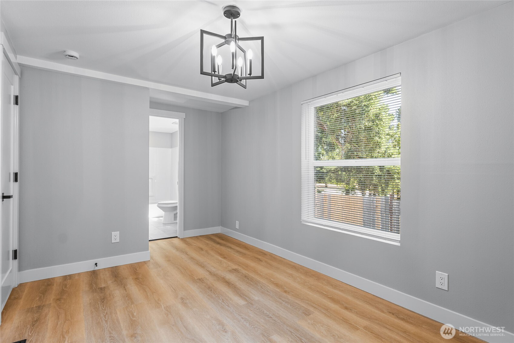 8917 Mulberry Court SE