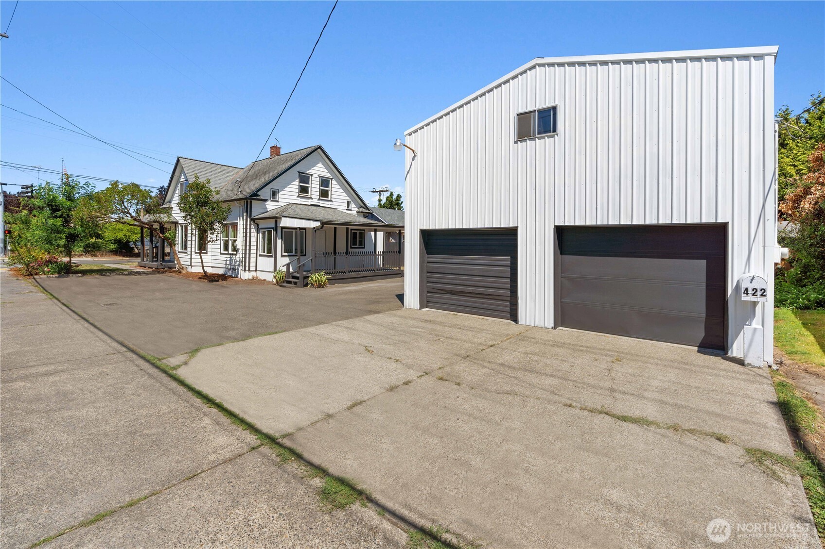 422 W Main
