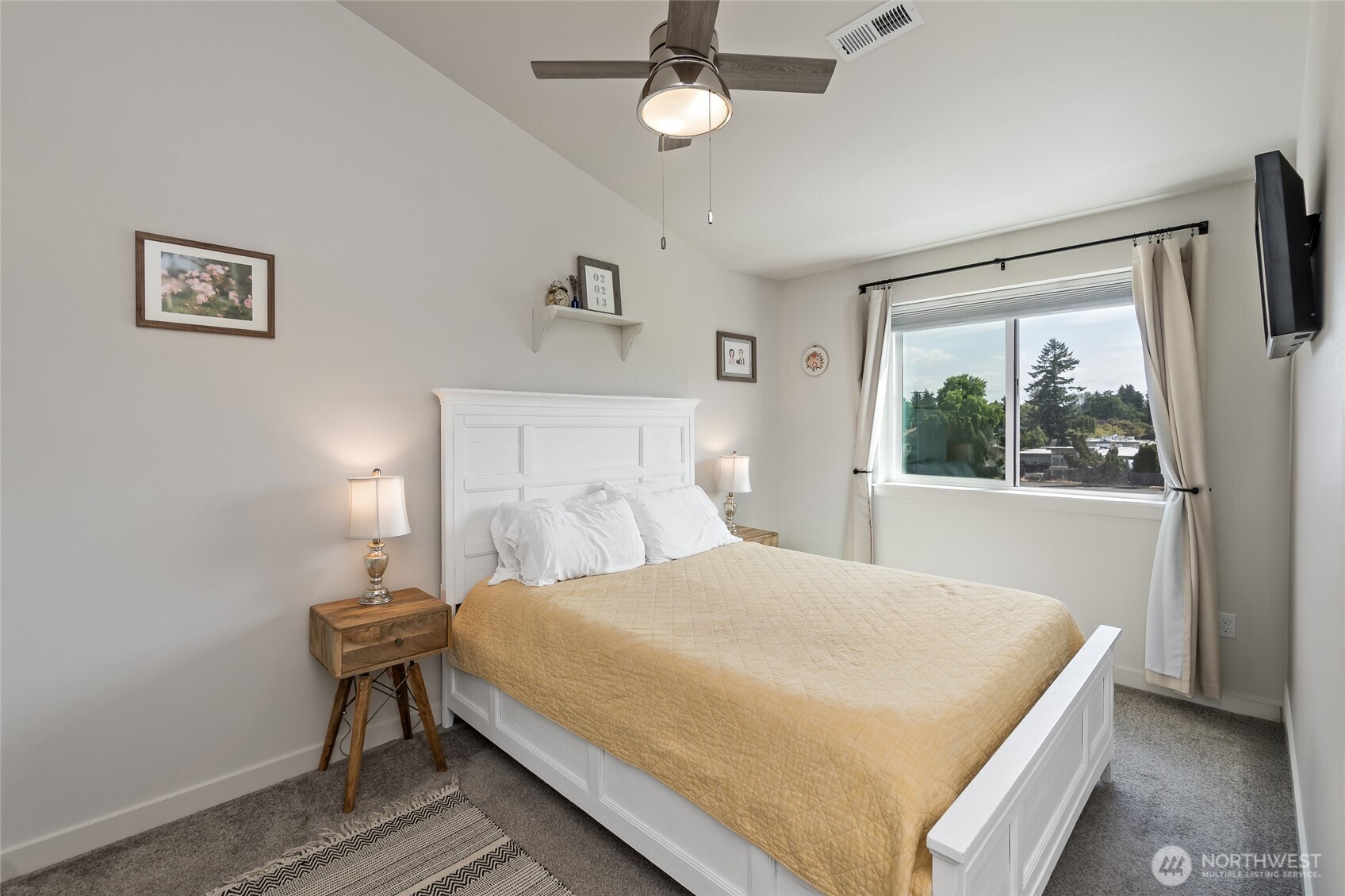 334 9th Avenue SE Unit: C11