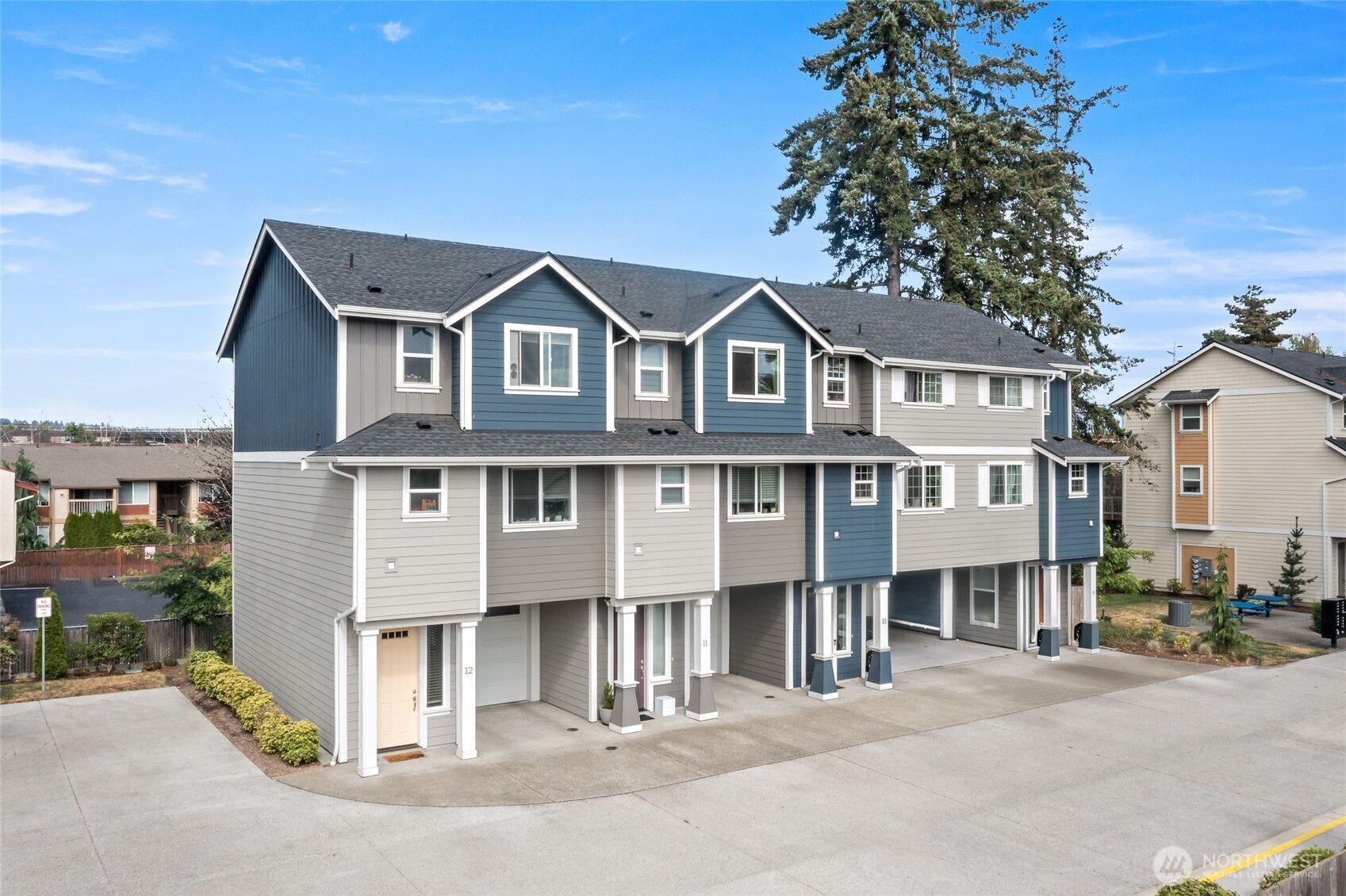334 9th Avenue SE Unit: C11