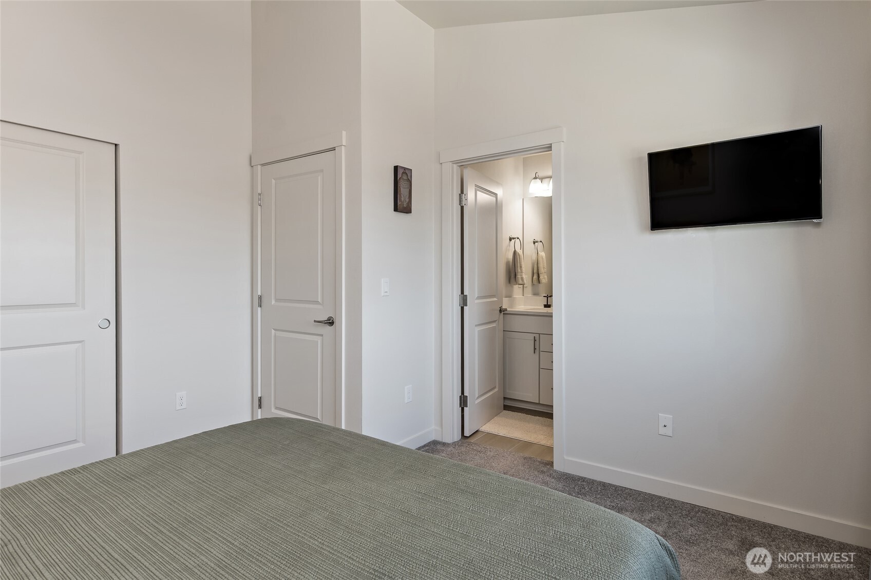 334 9th Avenue SE Unit: C11