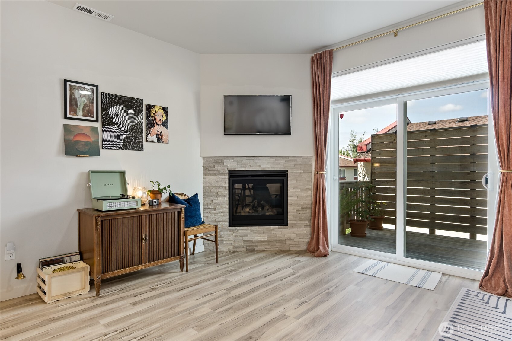 334 9th Avenue SE Unit: C11