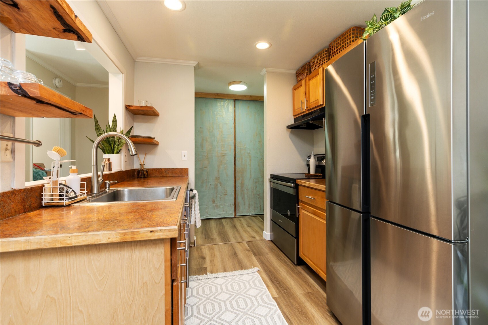 19428 Aurora Avenue N Unit: 431