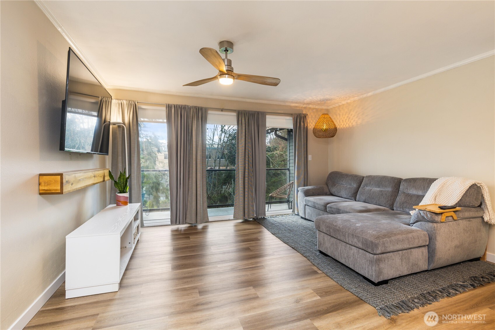 19428 Aurora Avenue N Unit: 431