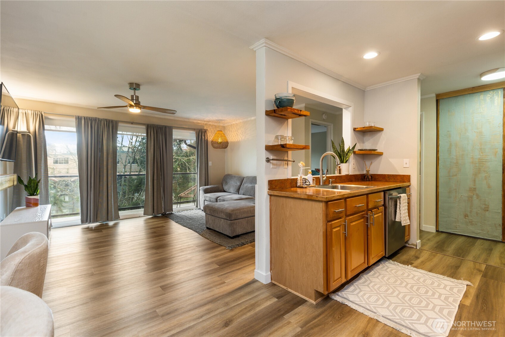 19428 Aurora Avenue N Unit: 431