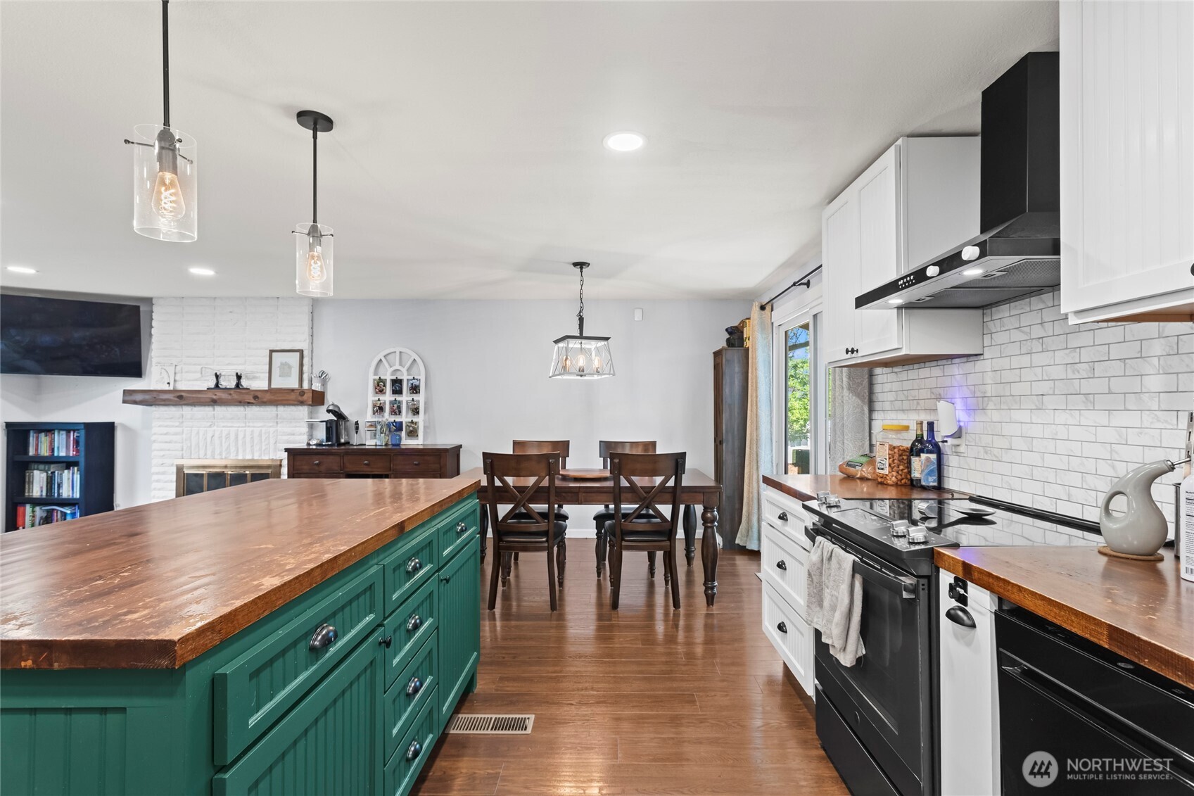 857 136th Street E