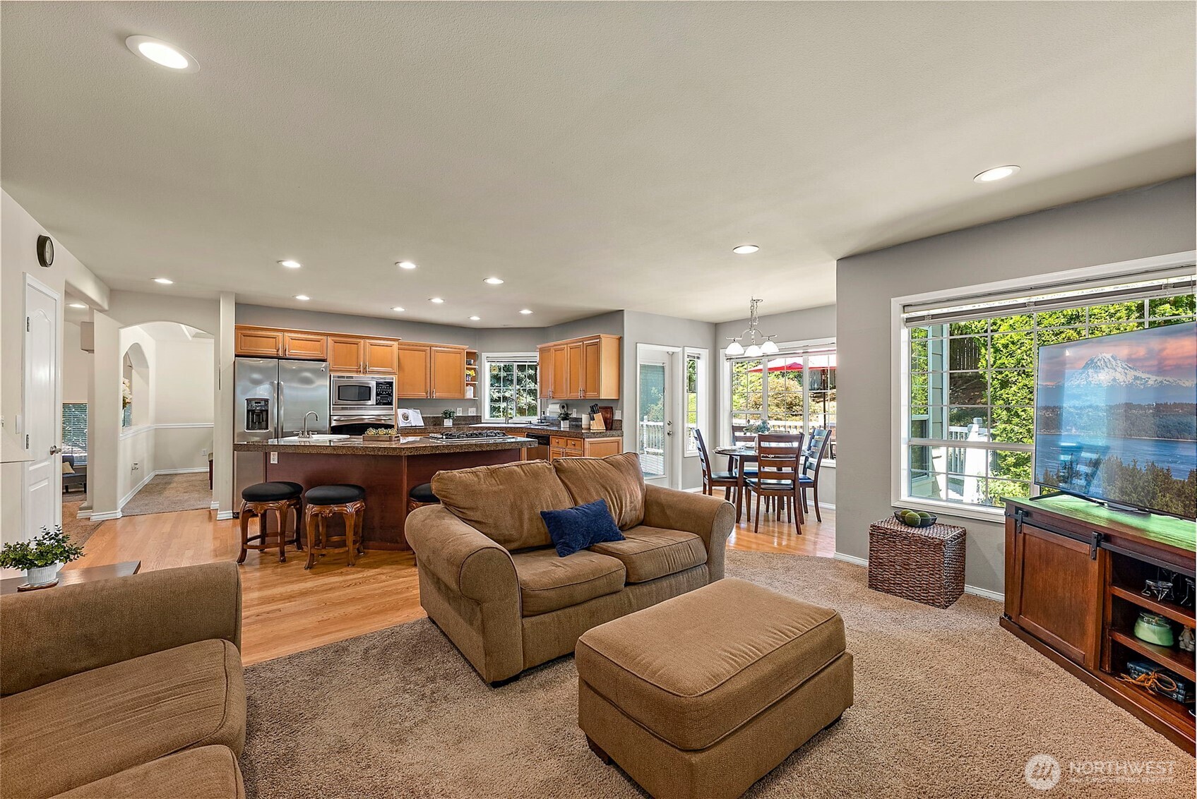 1811 Crystal Lane Loop SE