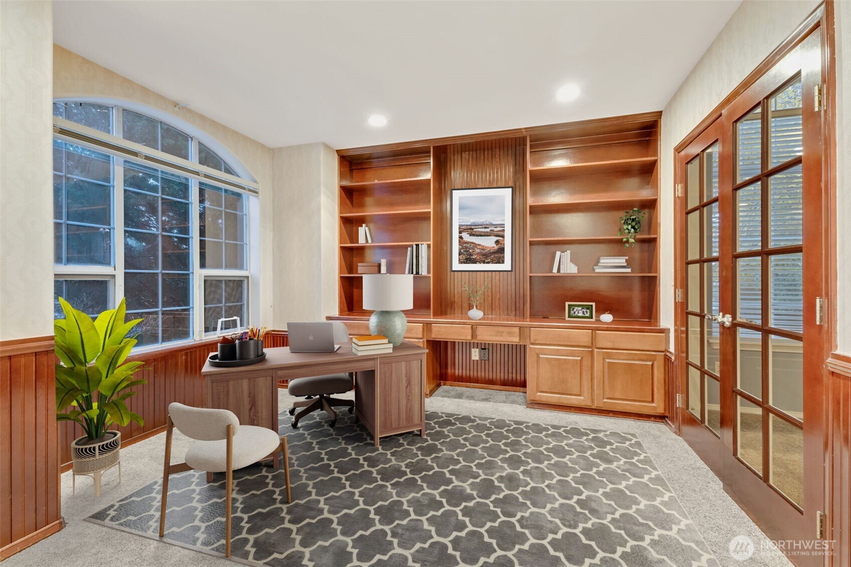 1811 Crystal Lane Loop SE