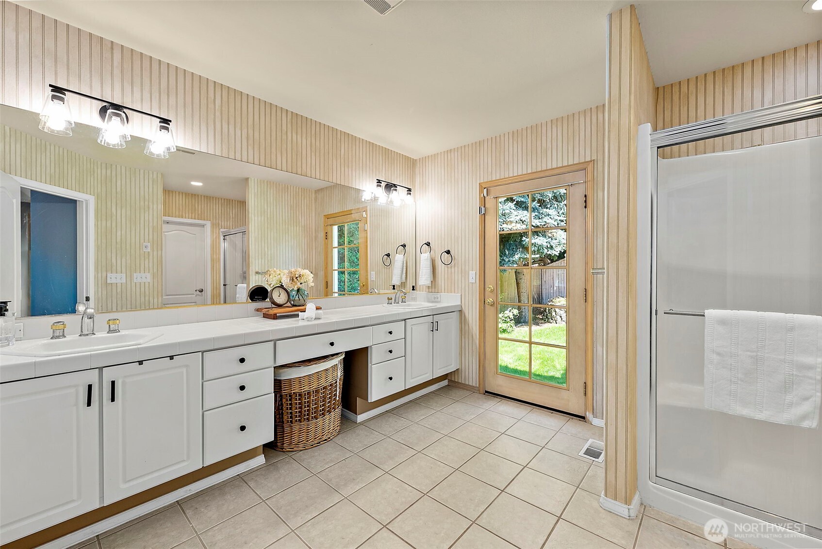 1811 Crystal Lane Loop SE