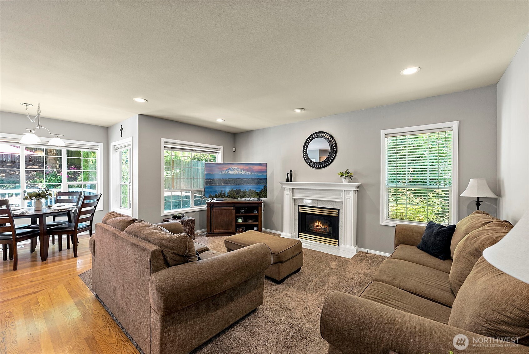 1811 Crystal Lane Loop SE