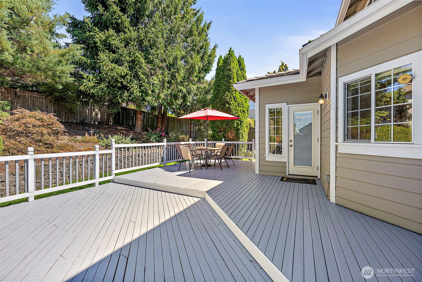 1811 Crystal Lane Loop SE