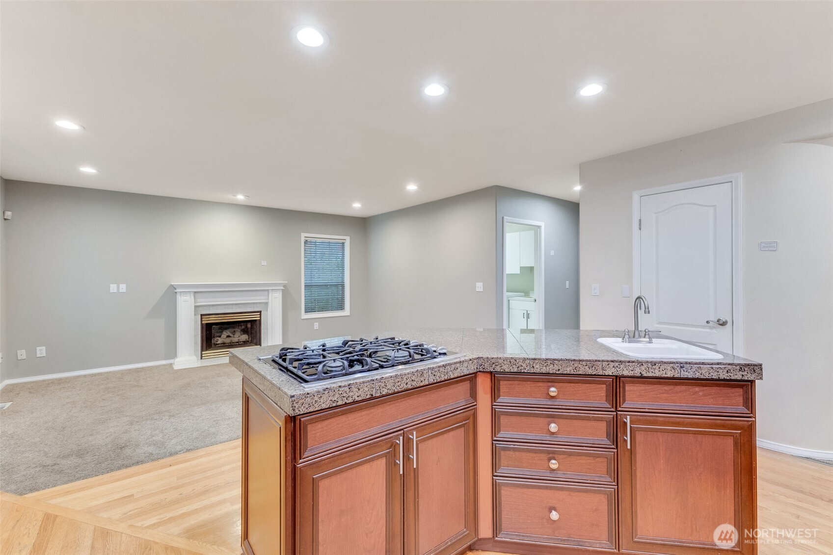 1811 Crystal Lane Loop SE