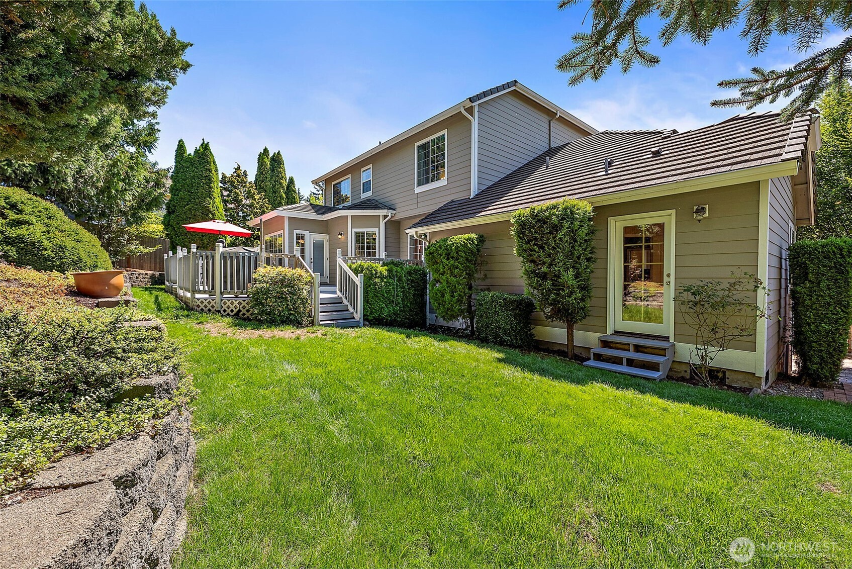 1811 Crystal Lane Loop SE