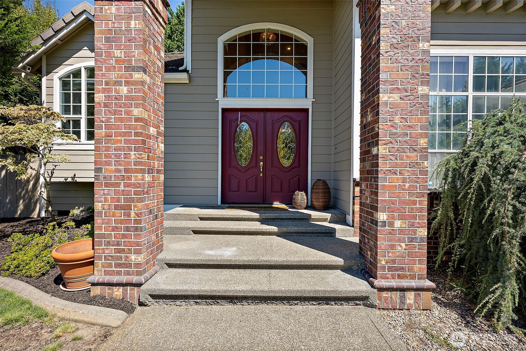 1811 Crystal Lane Loop SE