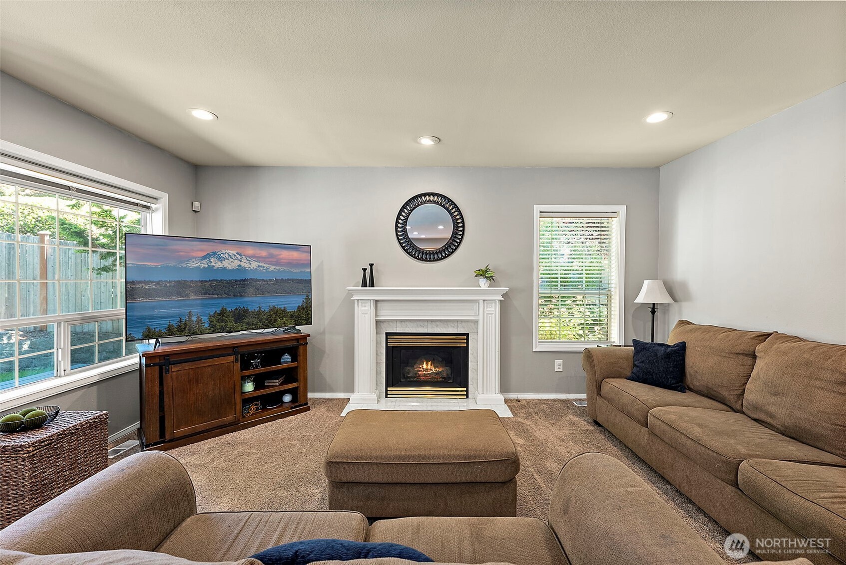 1811 Crystal Lane Loop SE