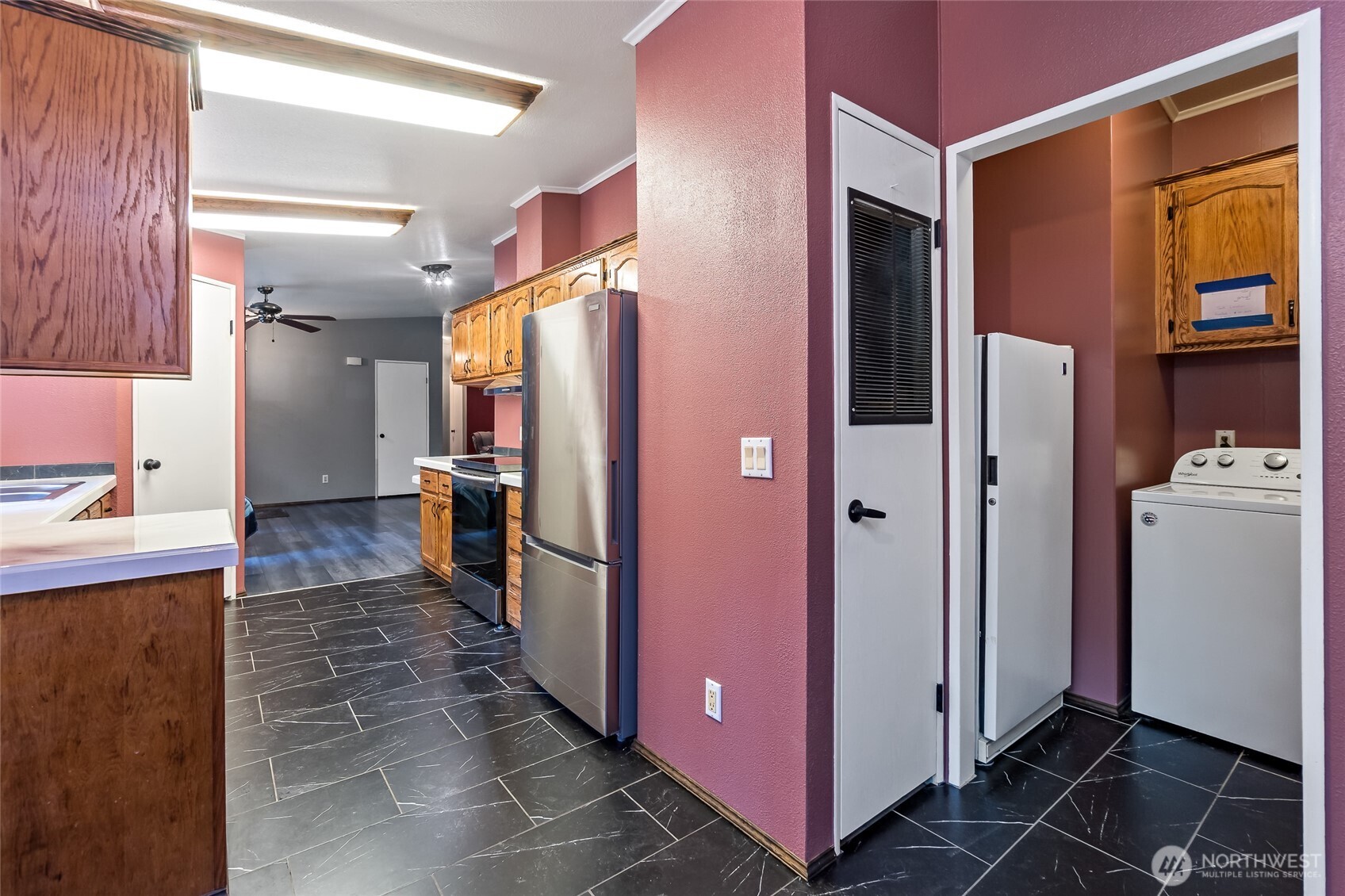 1614 284th Street E