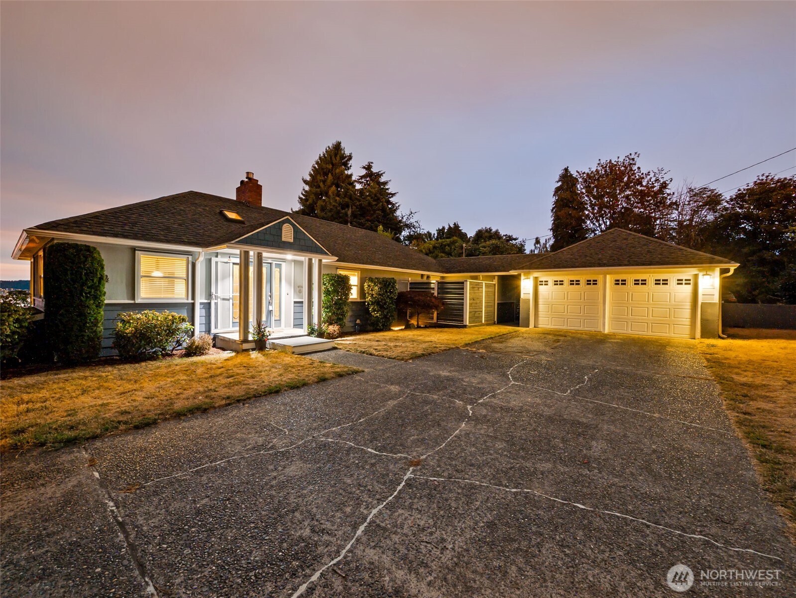 8424 East Side Drive NE