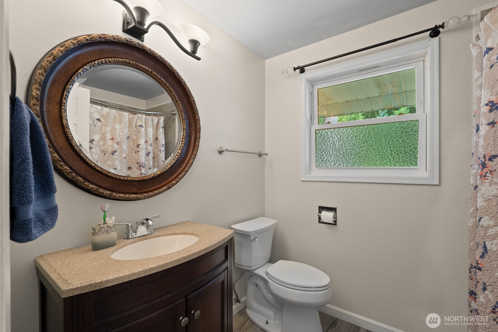 10910 149th Street E