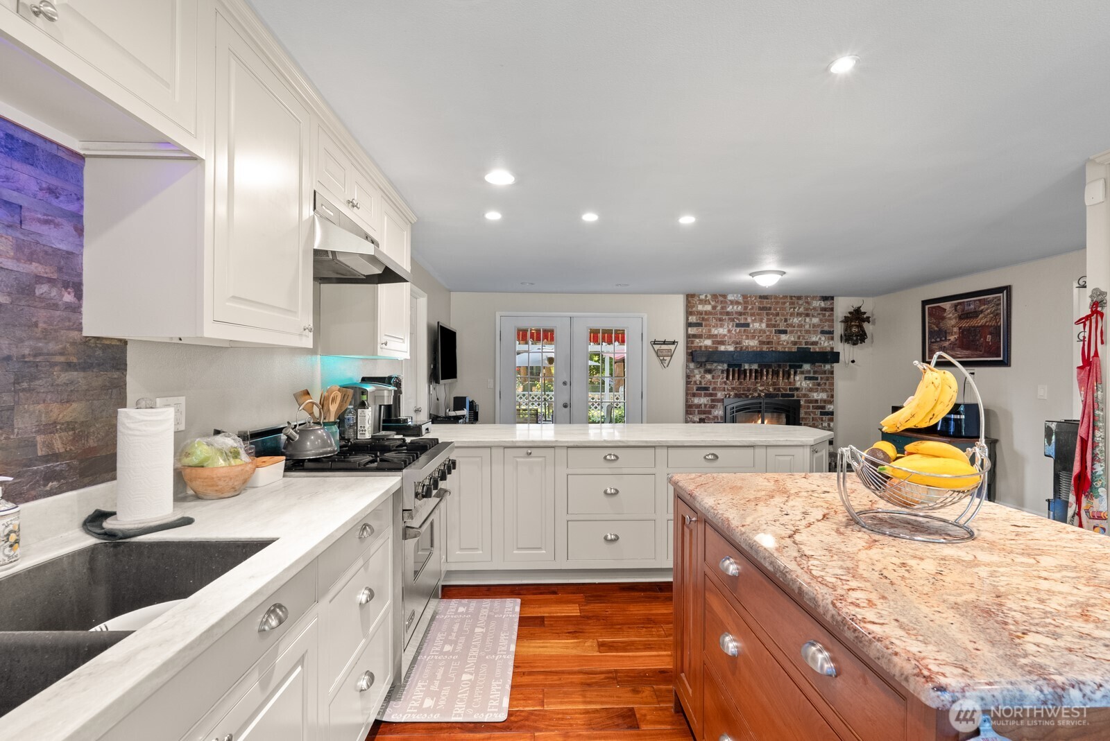 10910 149th Street E