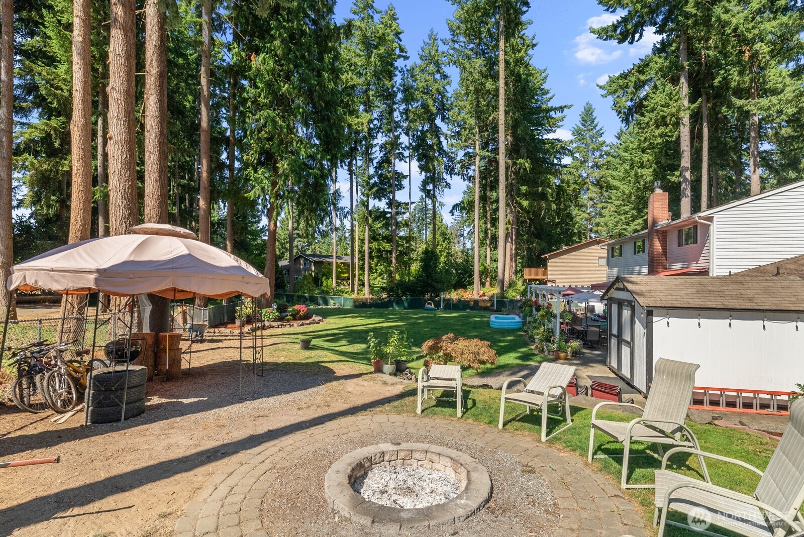 10910 149th Street E