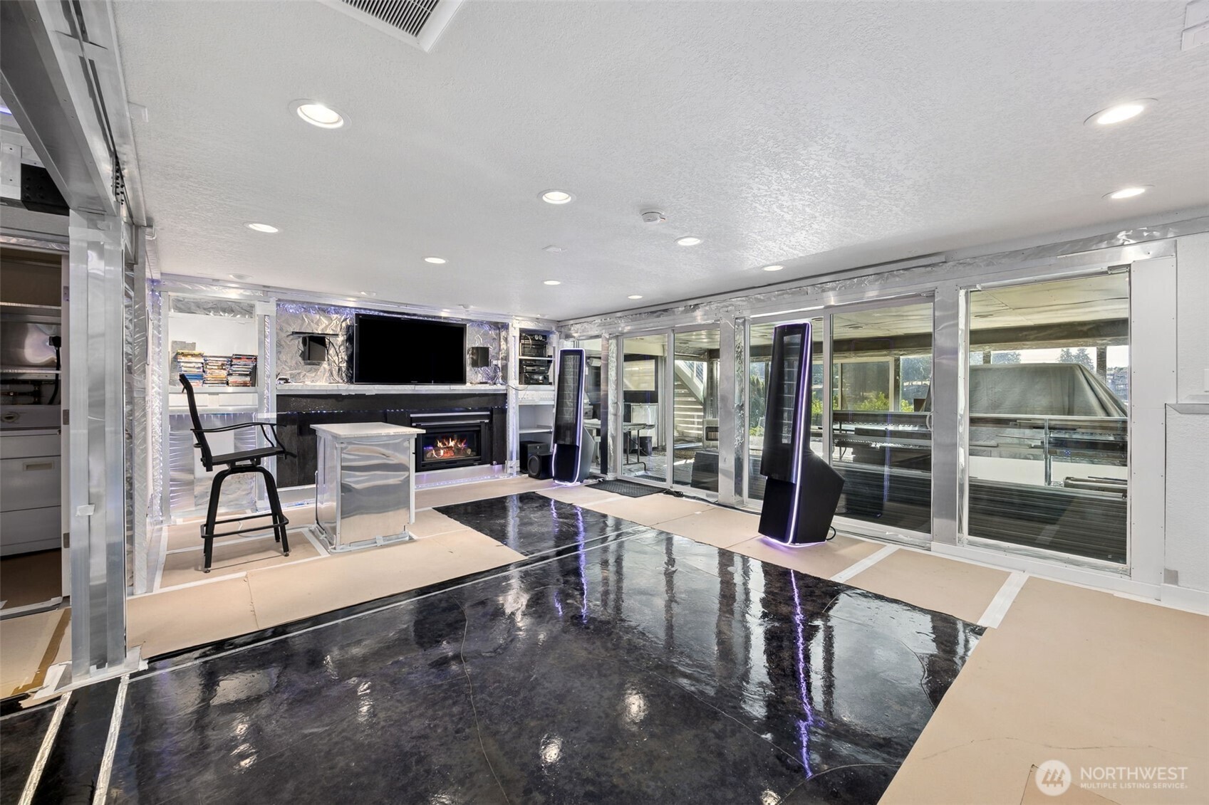 7010 Vandermark Road E