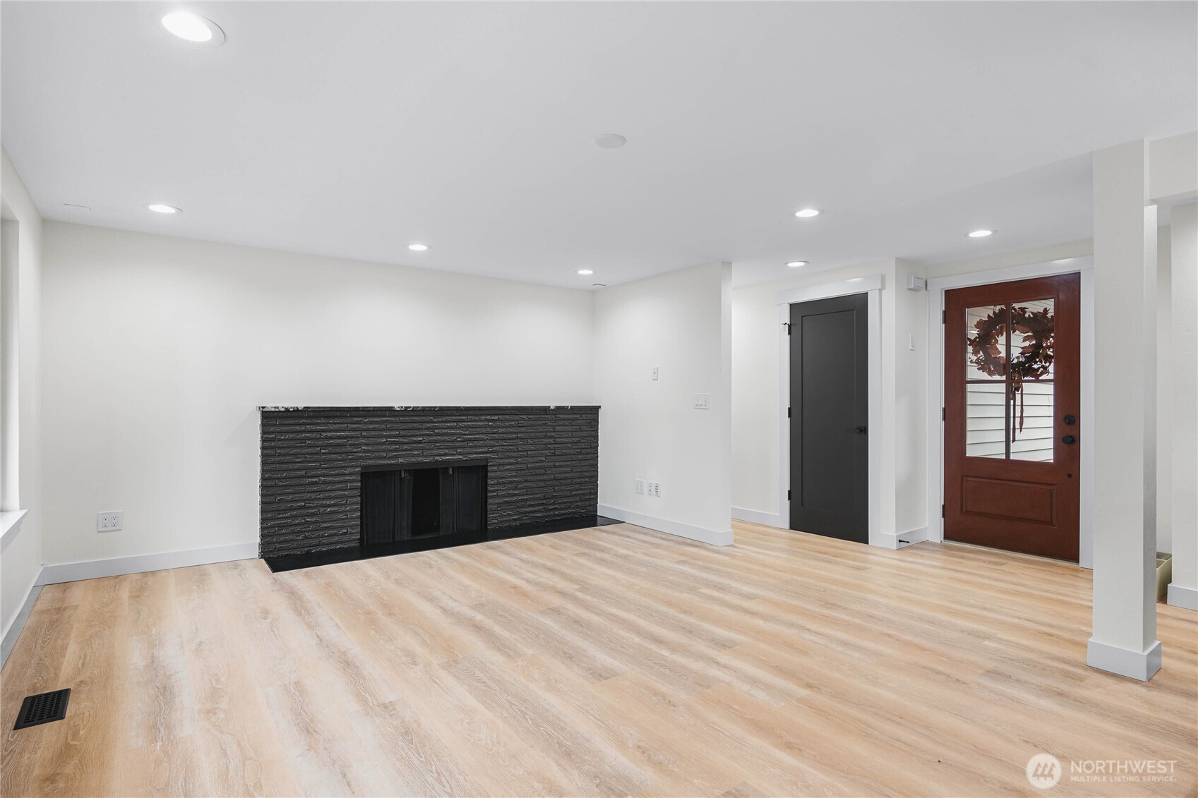 1121 E Guiberson Street