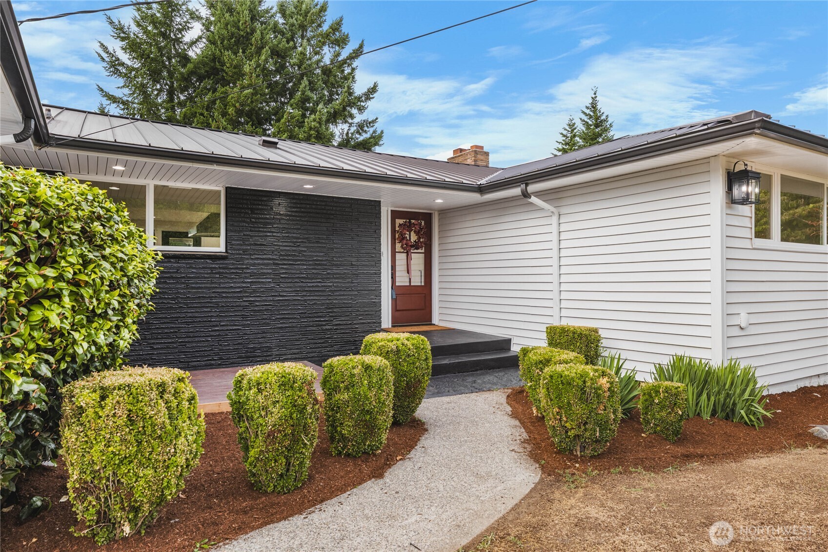 1121 E Guiberson Street