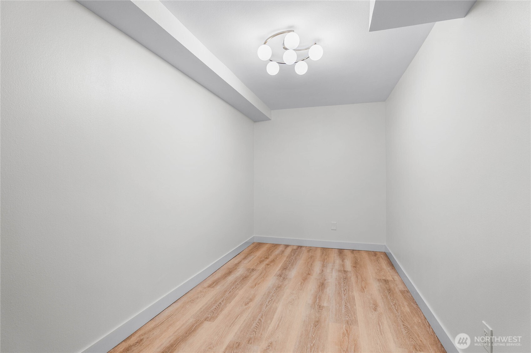 1121 E Guiberson Street