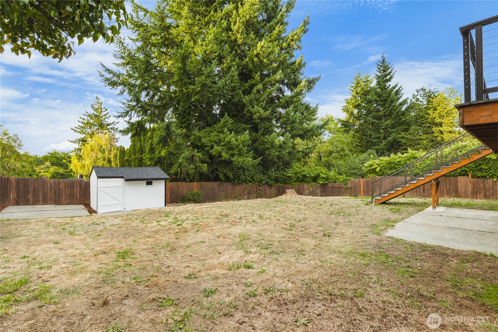 1121 E Guiberson Street