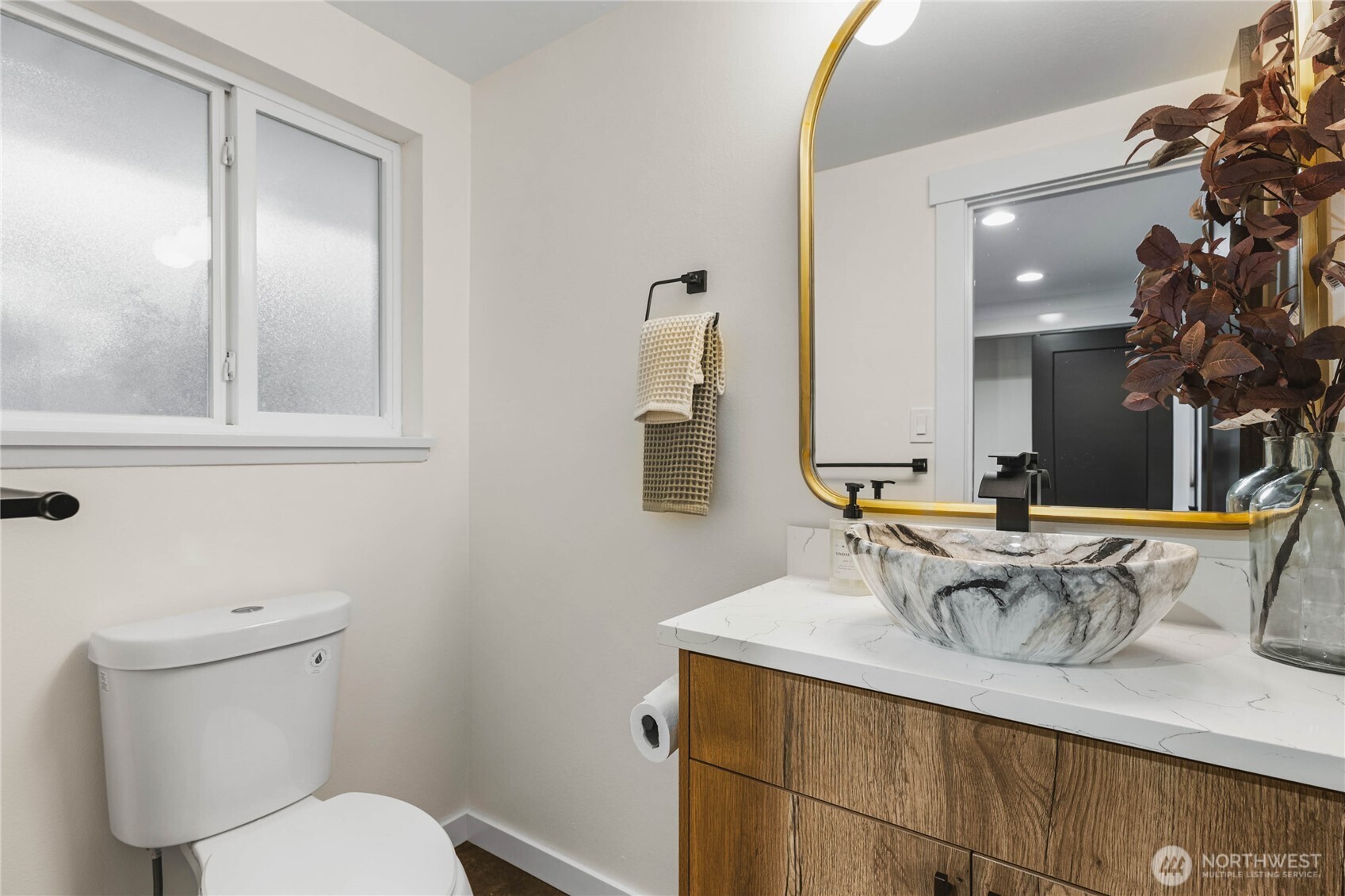 1121 E Guiberson Street